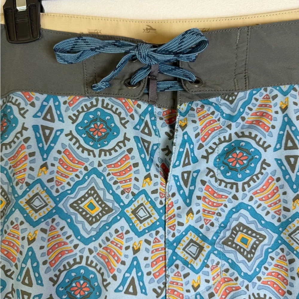 Patagonia Men Stretch Planing Geometric Print Board Performance Shorts Sz 34